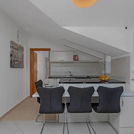 View דירה מאקרסקה